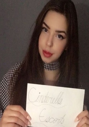 Modelo oferta su virginidad en 2 millones de euros