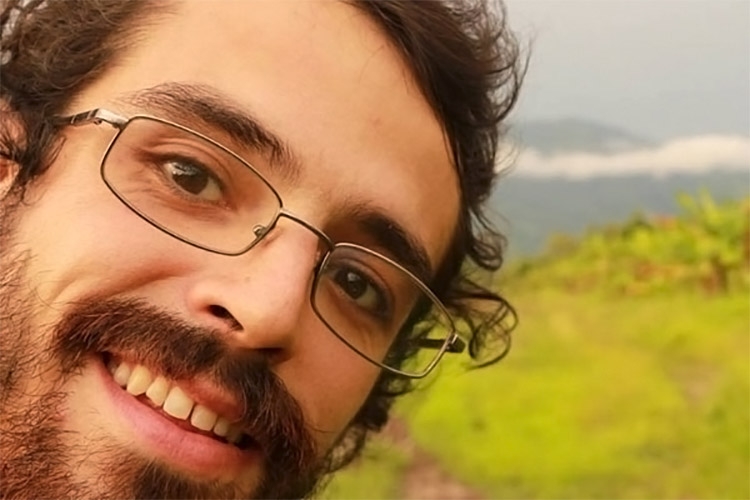 Ambientalista poblano llega a Tegucigalpa; ya habló con sus padres
