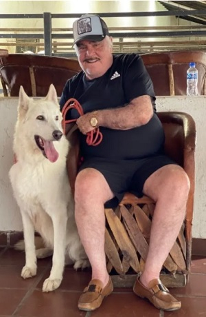 Vicente Fernández sale de terapia intensiva y busca regresar a casa