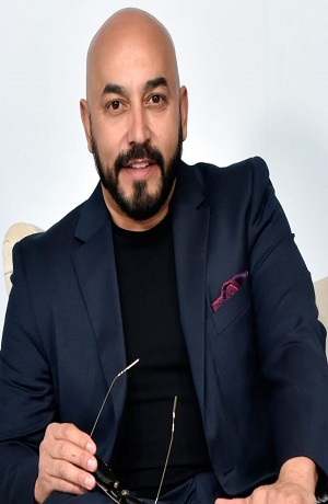 Revelan identidad de la nueva conquista de Lupillo Rivera