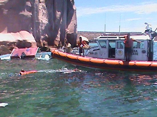 Panga choca y se hunde en BCS con 15 turistas; todos están a salvo