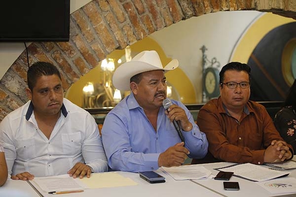 Ediles de la Mixteca crean asociación y ofrecen trabajo conjunto al gobernador Barbosa