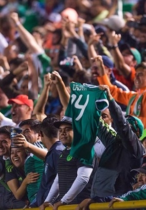 FIFA multó por doceava ocasión a México por grito homofóbico