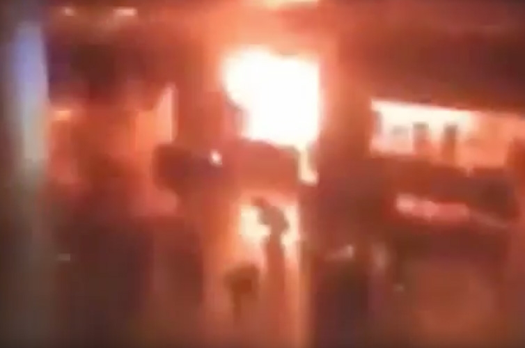 VIDEOS: Captan explosión y terror en aeropuerto de Estambul