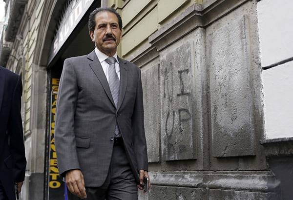 Esparza Ortiz anuncia que va por cuatro años más como rector de la BUAP
