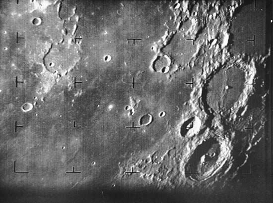 NASA revela la primera foto de la Luna captada hace 50 años