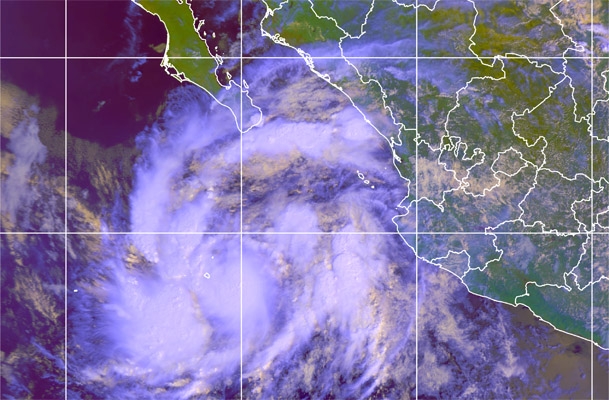 Simón ya es huracán categoría 3 y avanza en el Pacífico
