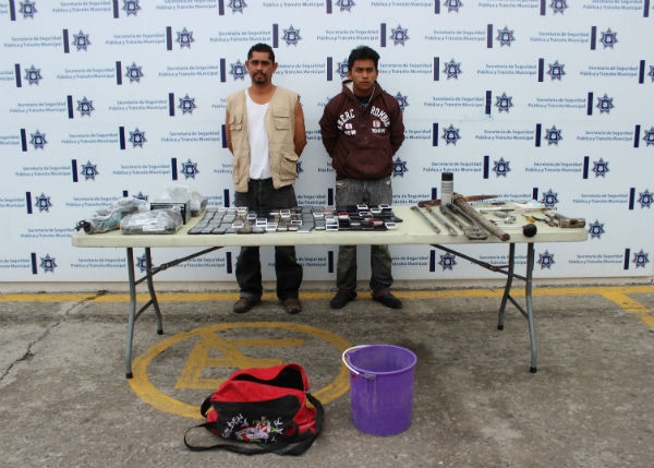 Saquearon casa de empeño en Guadalupe Hidalgo, policía los capturó