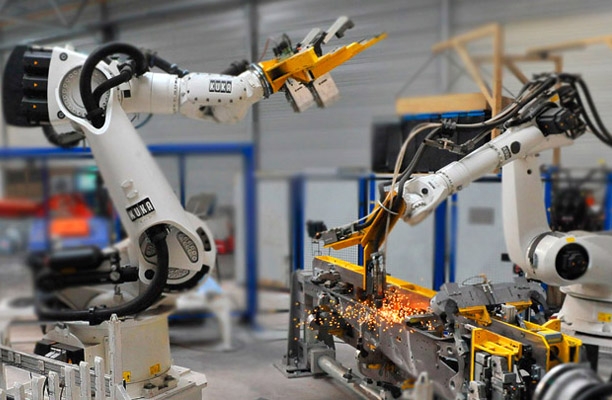 Proveedora de autopartes de España abre nueva planta en Puebla