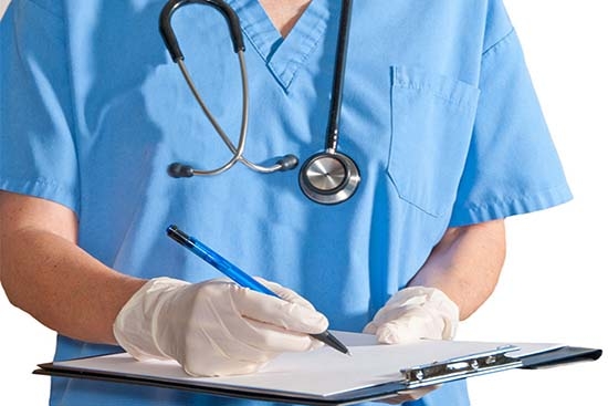 Fingía ser enfermero para violar a pacientes en un hospital