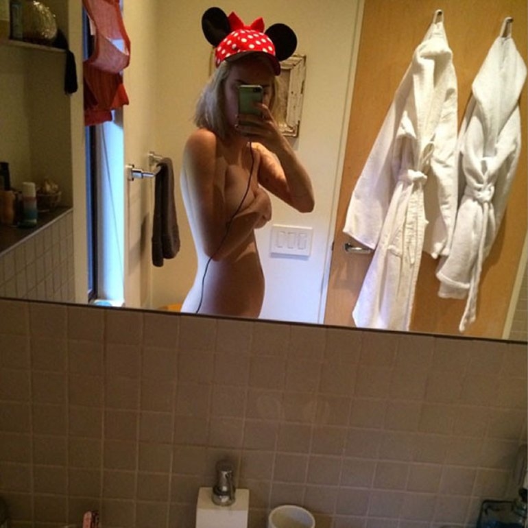 FOTO: Hija de Demi Moore y Bruce Willis apareció desnuda en el baño