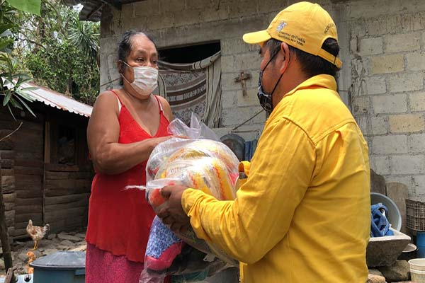 SEDIF entrega apoyos a damnificados de Venustiano Carranza