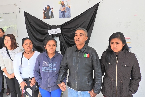 Facultad de Derecho BUAP rindió homenaje póstumo a Ivonne y Saúl