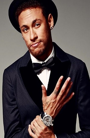 Neymar Jr. se tatúa a sus superhéroes favoritos