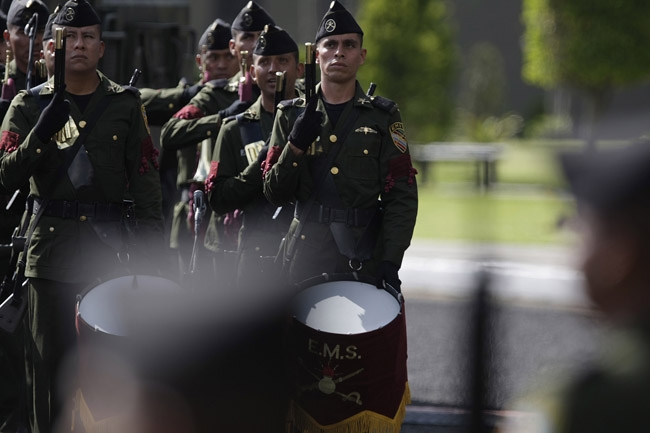 Militares con VIH/SIDA podrán continuar en el Ejército Mexicano