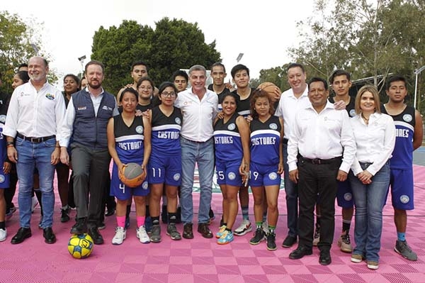 Tony Gali y Luis Banck inauguran canchas multiusos de la UTP