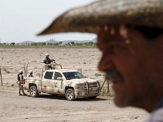 Cárteles mexicanos pagan a agentes fronterizos con “sexo”