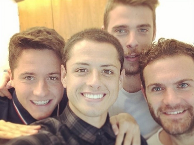 Chicharito disfruta últimas horas en el ManU, celebra cumpleaños de Ander Herrera