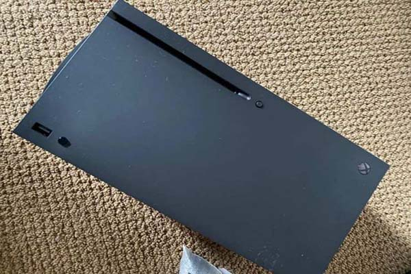 Filtrada la que podría ser la primera foto real de la Xbox