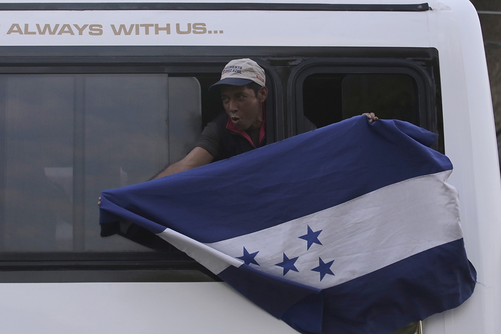 Viacrucis Migrante parte del albergue en Puebla hacia la CDMX