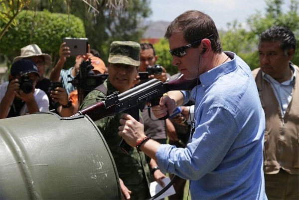 Inicia desarme de autodefensas en tres municipios de Michoacán