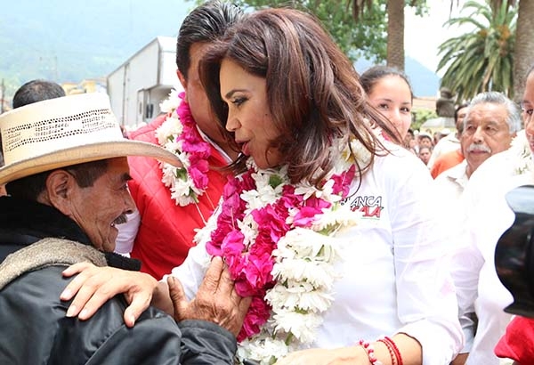 Blanca Alcalá refrenda compromisos con la Sierra Norte