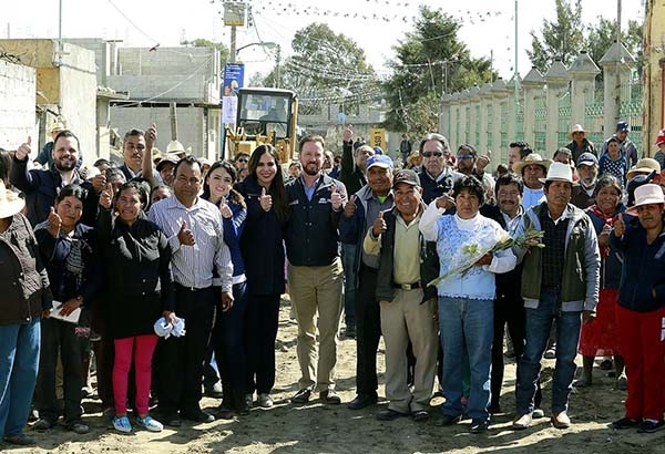 Luis Banck entrega obras en San Miguel Espejo