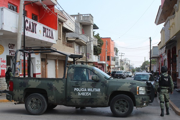Cateo en Ajalpan dejó un detenido y vehículos decomisados