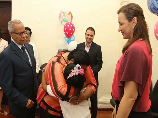 SEDIF integra a tres menores a familias adoptivas