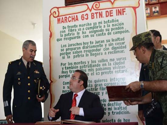 En Veracruz sólo hay robos de “Frutsis y Pingüinos del Oxxo”: Duarte