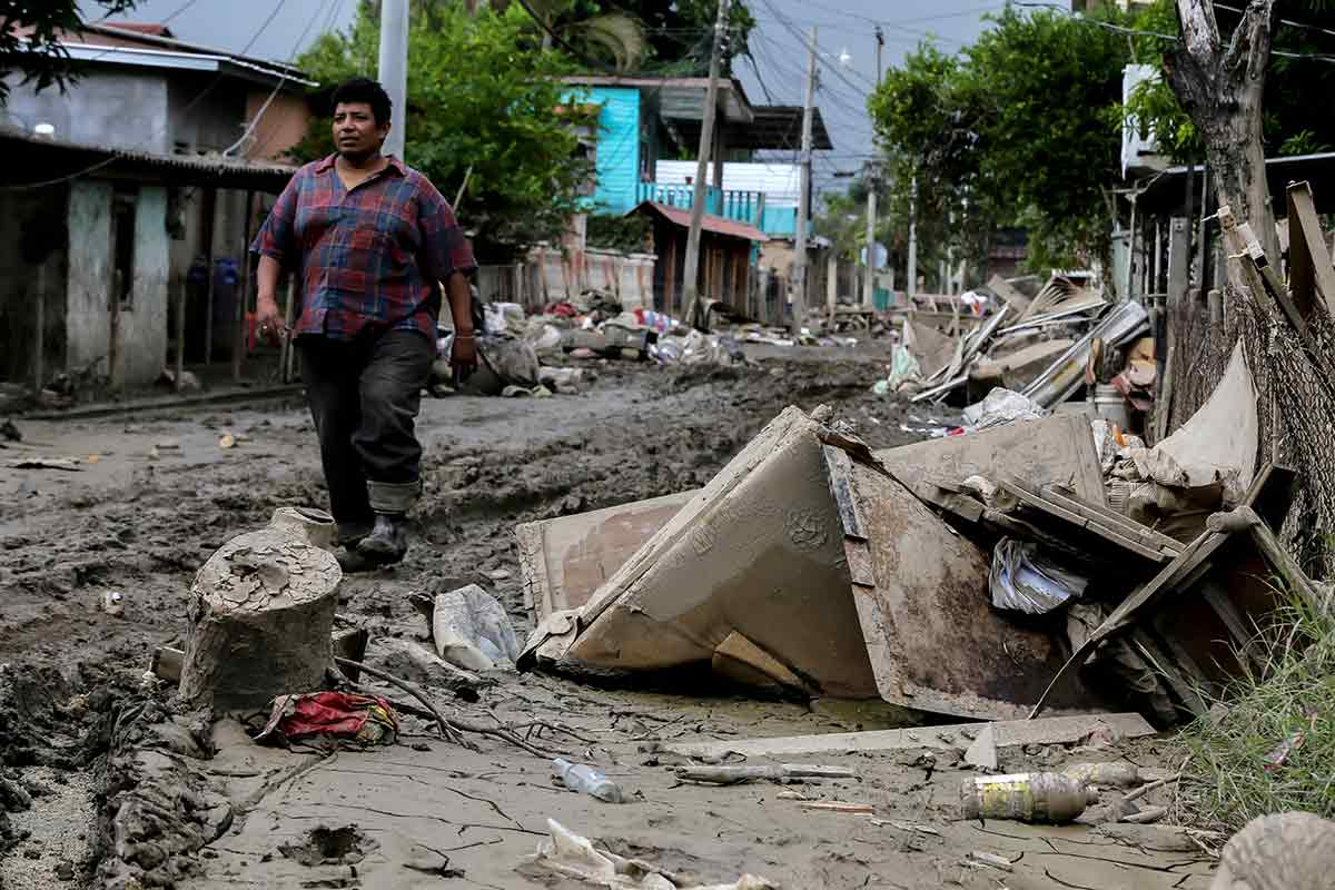 Huracán “Iota” azota Nicaragua, va hacia Honduras