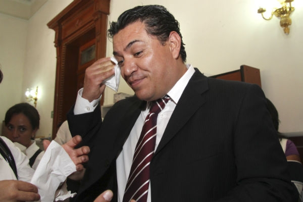 Rescinden contrato a 3 hermanos de Israel Pacheco y 9 integrantes del sindicato
