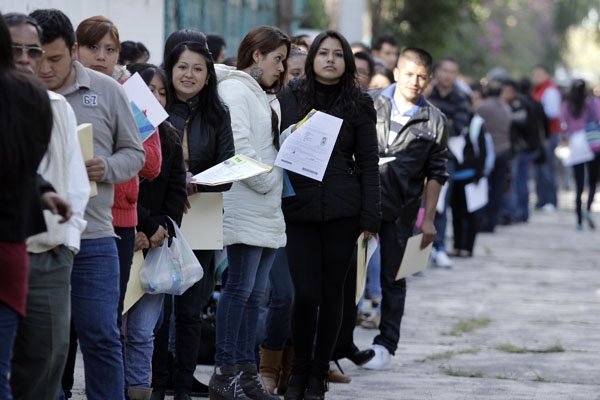 Más de 12 mil aspirantes buscan 200 plazas de maestro en Puebla