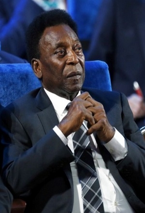 Pelé: Familiares desmienten hospitalización pero sí evitó viaje a Inglaterra