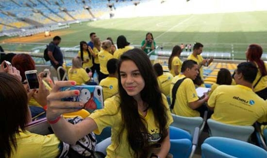 Temen problemas de conexión de móviles en Copa Mundial 2014