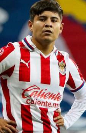 Chivas dará de baja a Chofis López, Gallo Vázquez, Dieter Villalpando y Alexis Peña