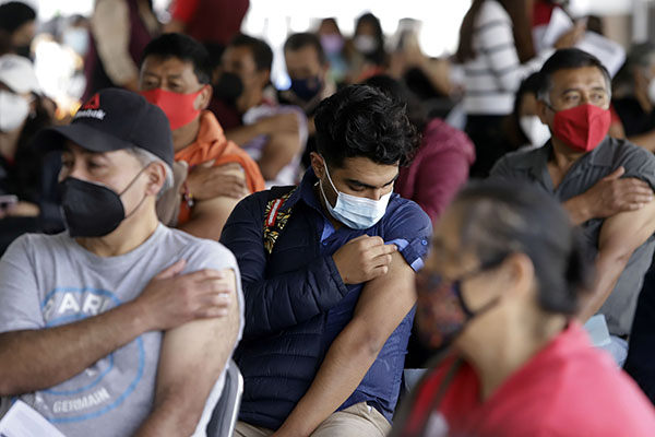 Poblanos presentan 11 quejas ante la CDH por proceso de vacunación anti COVID