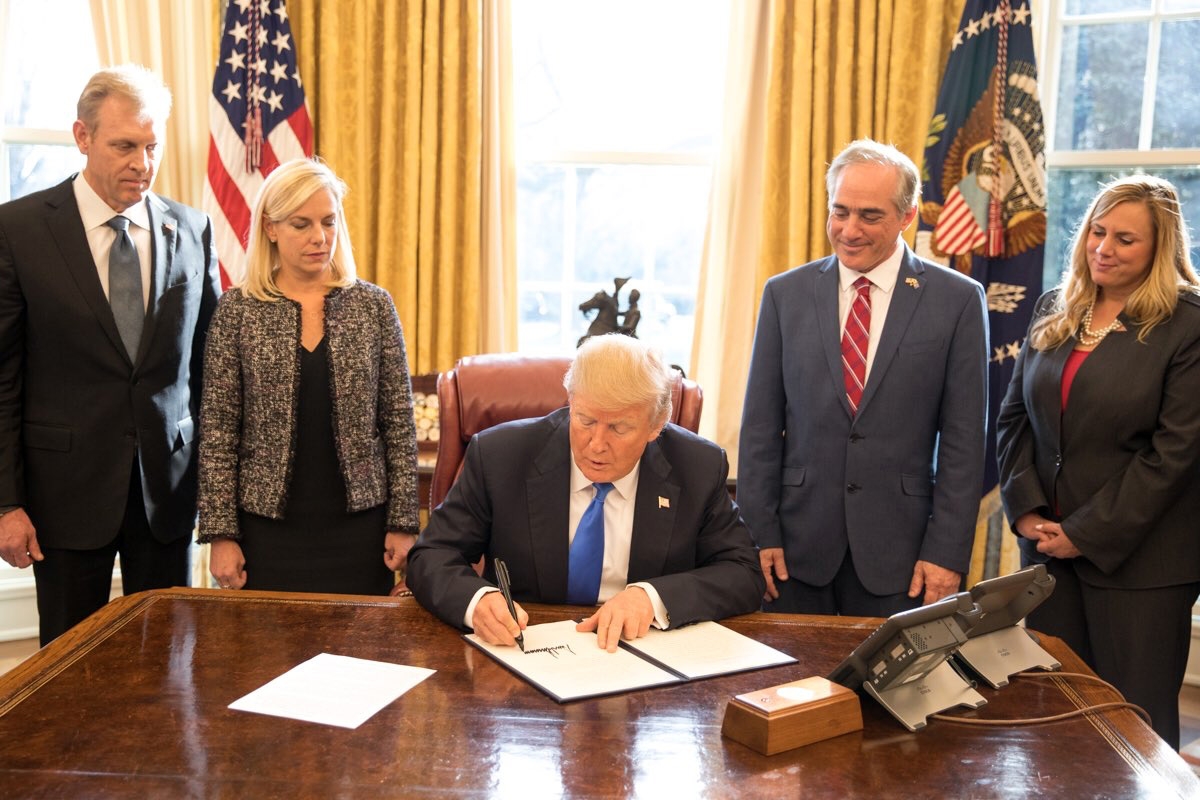 Compañías automotrices piden a Trump mantener el TLCAN