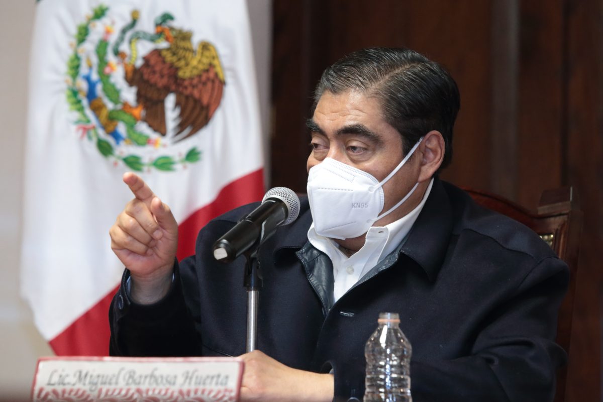 Barbosa exhorta a servidores públicos a no desviar programas con fines electorales