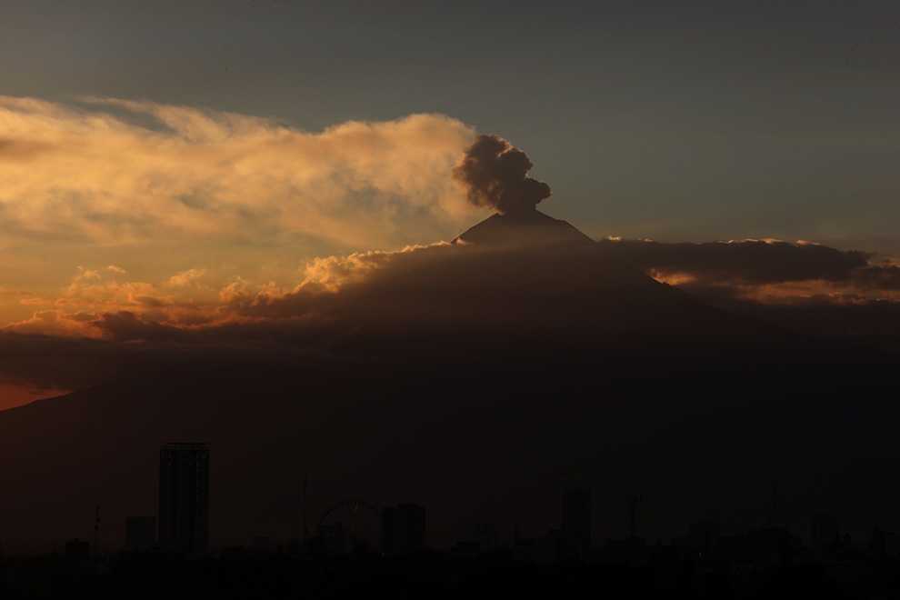 Popocatépetl mantiene actividad constante con 383 exhalaciones