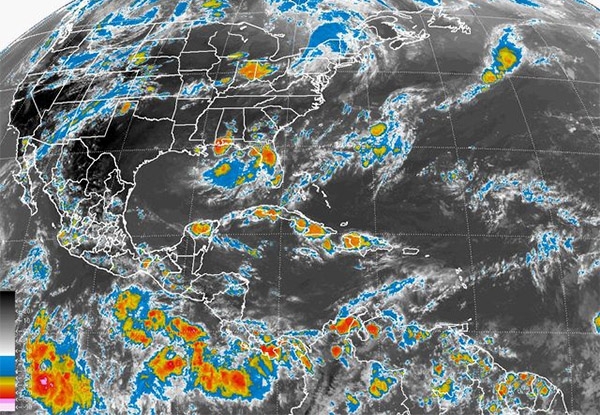 Huracán “Dolores” se debilitó a categoría 1 y se aleja del país