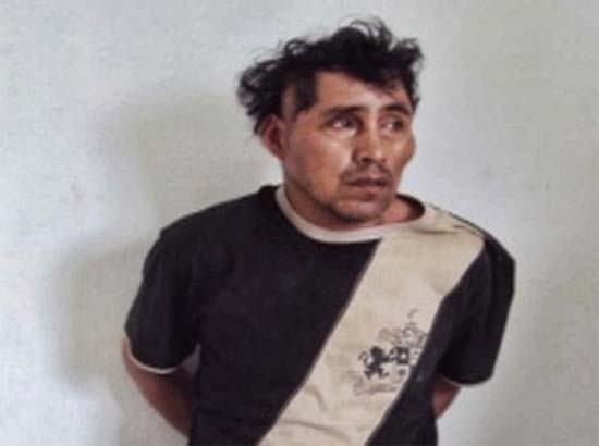 Decapita a su hijastra y mutila a su esposa solo por verla platicando con un vecino