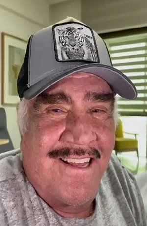 Vicente Fernández reaparece y dice que está mejor que nunca