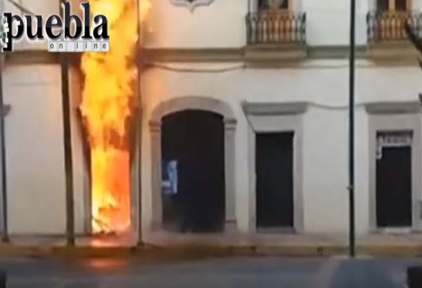 VIDEO: Queman comandancia de policía municipal en Libres