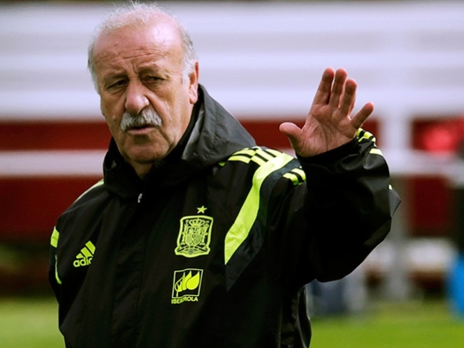 Vicente del Bosque seguirá como DT de España