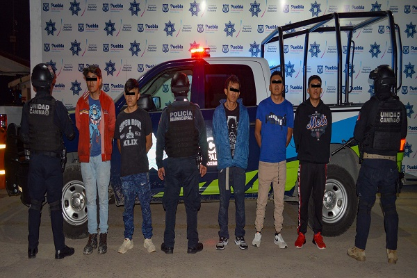 Detienen a siete asaltantes de tienda Elektra en Castillotla