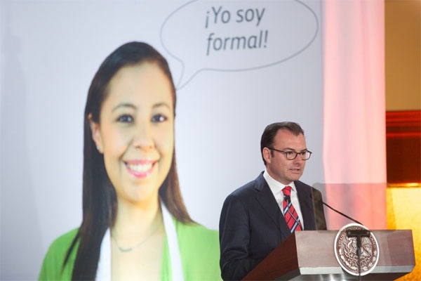 Integrarán a la economía formal a 28 millones de mexicanos