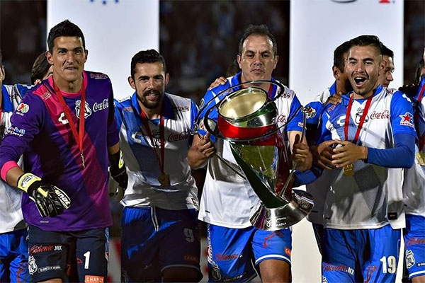 Cuauhtémoc Blanco ya siente nostalgia en su adiós a las canchas en Puebla