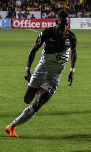 Lobos BUAP: Luis Advíncula sería más rápido que Gareth Bale