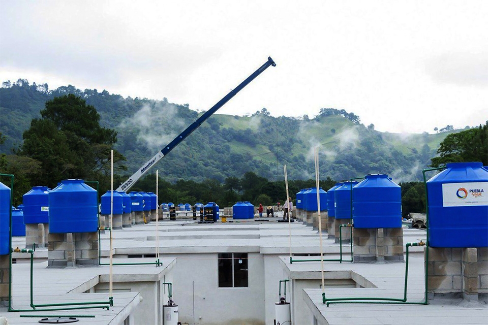 A un año de “Earl” entregarán 230 casas a damnificados en Huauchinango